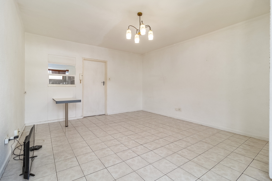 To Let 1 Bedroom Property for Rent in Green Point Western Cape